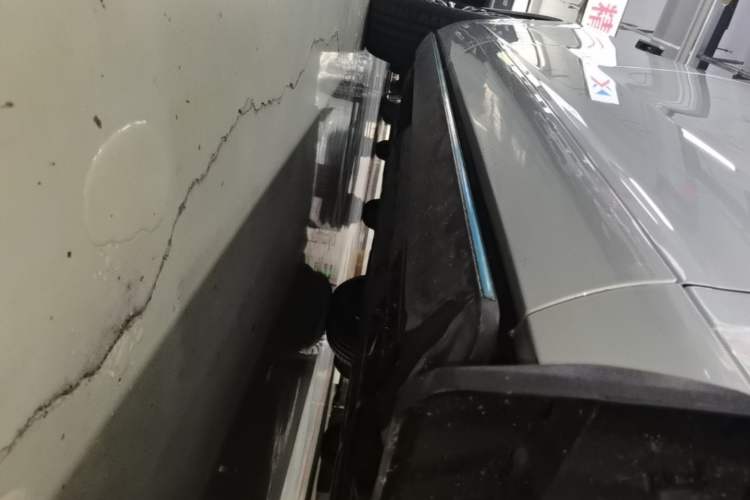 Used Hima AITO M7 2024 1.5T Intelligent Driving 4WD Ultra Version 6 Seats Right Side Sill
