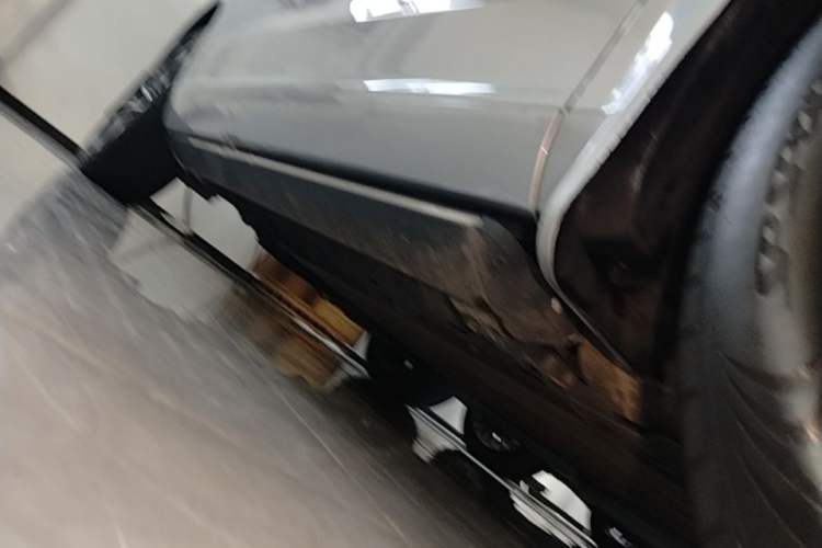 Used Hima AITO M7 2024 1.5T Rear-Drive Plus Version 5 Seats Right Side Sill