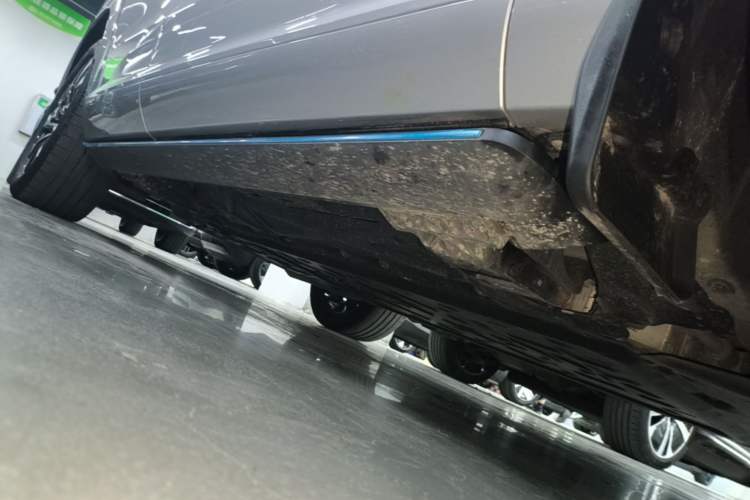 Used Hima AITO M7 2024 1.5T Intelligent Driving 4WD Max Edition 5 Seats Right Side Sill