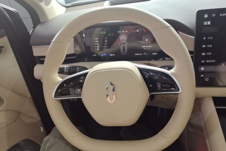 Used Hima AITO M7 2024 1.5T Intelligent Drive Rear-Drive Ultra Version 5 Seats Steering Wheel