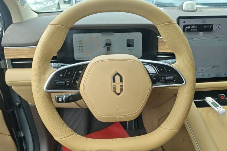 Used Hima AITO M7 2024 1.5T Rear-Drive Plus Version 5 Seats Steering Wheel