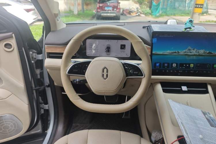 Used Hima AITO M7 2024 1.5T Intelligent Drive 4x4 Max Edition 6 Seats Steering Wheel