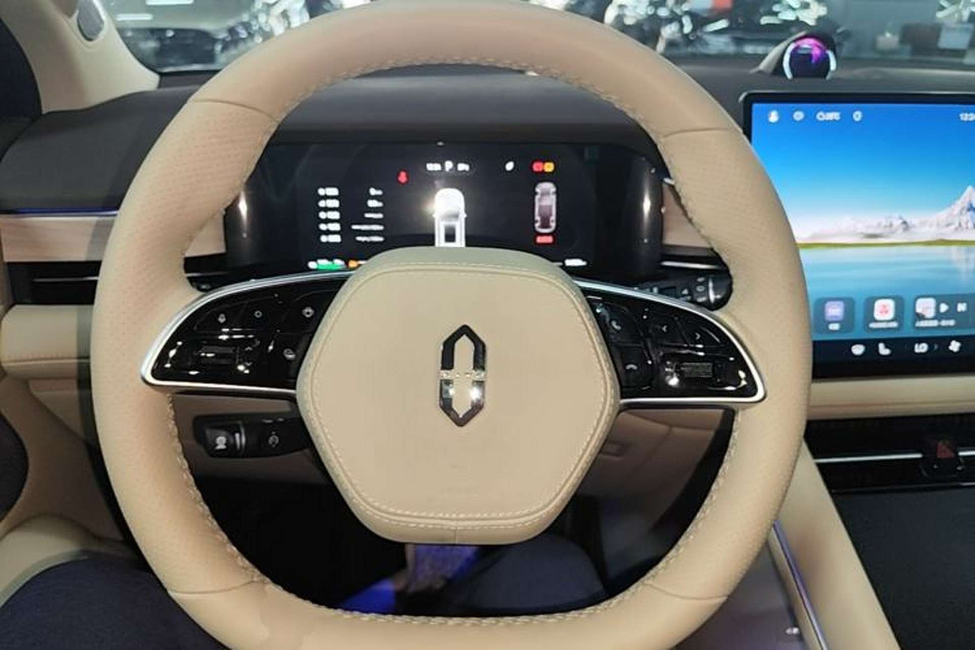 Used Hima AITO M7 2024 1.5T Intelligent Driving Rear-Drive Pro Version 5 Seats Ternary Lithium Battery Steering Wheel