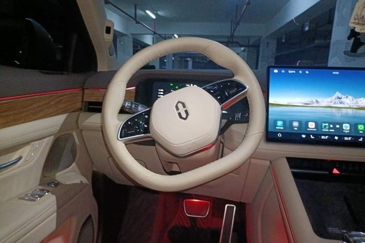 Used Hima AITO M7 2024 1.5T Intelligent Driving 4WD Max Edition 5 Seats Steering Wheel