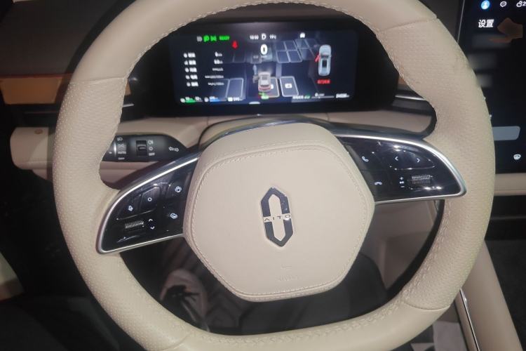 Used Hima AITO M7 2024 1.5T Intelligent Driving 4WD Max Edition 5 Seats Steering Wheel