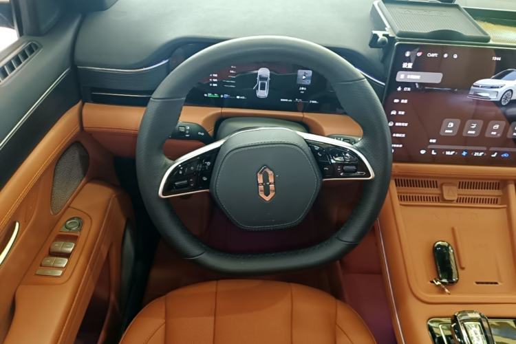 Used Hima AITO M7 2024 1.5T Intelligent Driving Rear-Drive Ultra Version 6 Seats Steering Wheel