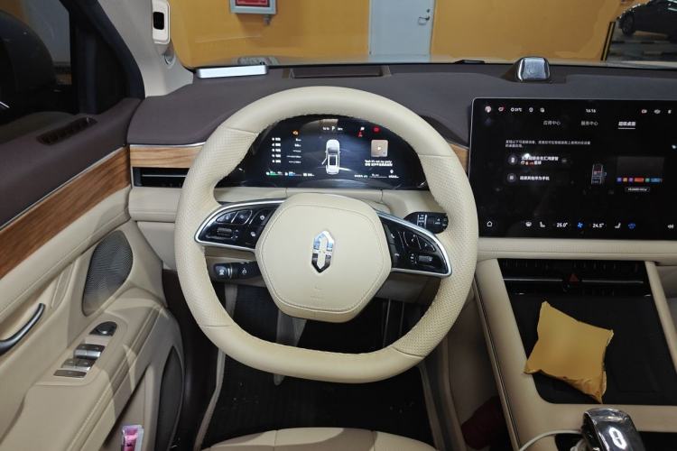 Used Hima AITO M7 2024 1.5T Intelligent Driving 4WD Max Edition 5 Seats Steering Wheel