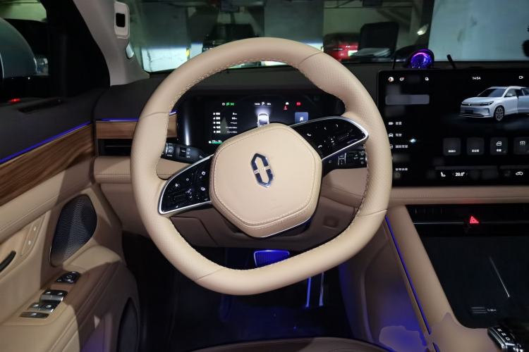 Used Hima AITO M7 2024 1.5T Intelligent Driving Rear-Drive Pro Version 5 Seats Steering Wheel