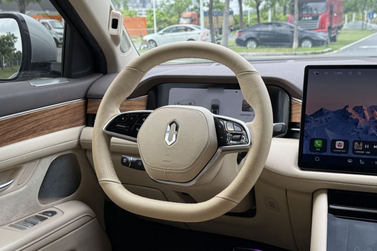 Used Hima AITO M7 2024 1.5T Intelligent Driving Rear-Drive Max Edition 6 Seats Steering Wheel