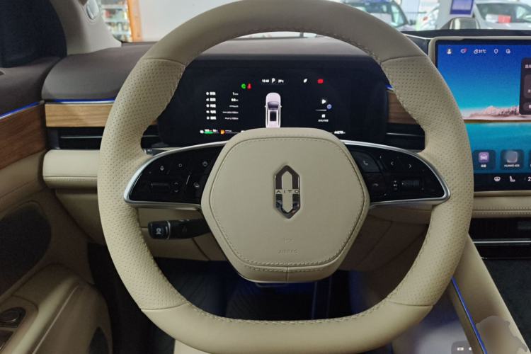 Used Hima AITO M7 2024 1.5T Intelligent Driving Rear-Drive Max Edition 5 Seats Steering Wheel