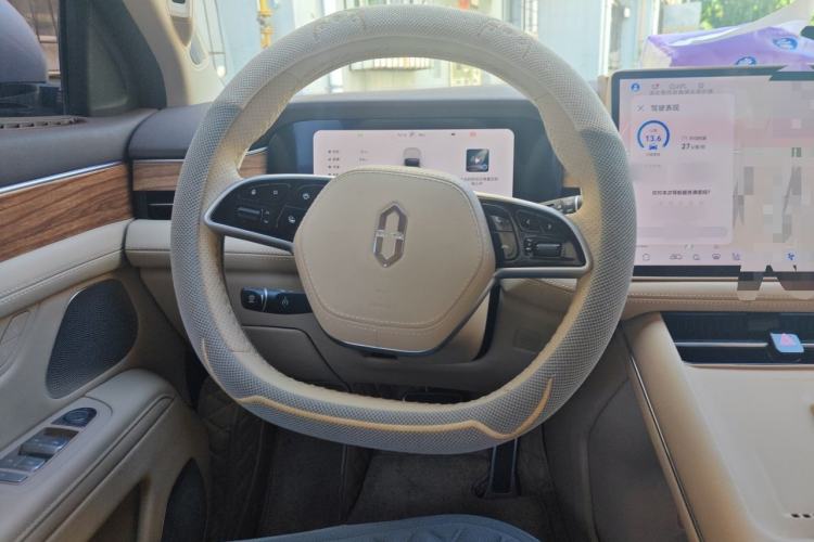 Used Hima AITO M7 2024 1.5T Rear-Drive Plus Version 5 Seats Steering Wheel