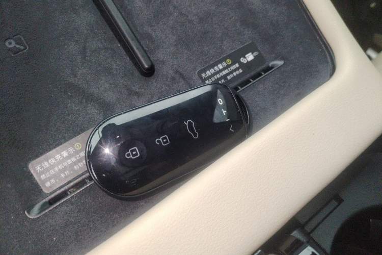 Used Hima AITO M7 2024 1.5T Intelligent Driving Rear-Drive Max Edition 5 Seats Vehicle Key