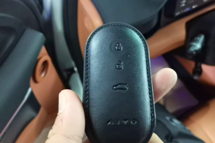 Used Hima AITO M7 2024 1.5T Intelligent Driving 4WD Ultra Version 6 Seats Vehicle Key