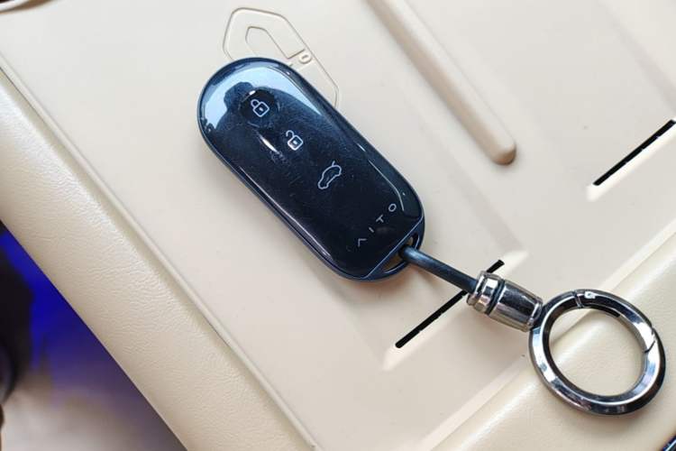 Used Hima AITO M7 2024 1.5T Intelligent Driving Rear-Drive Pro Version 5 Seats Vehicle Key