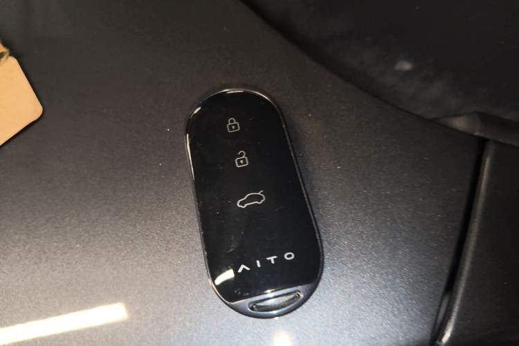 Used Hima AITO M7 2024 1.5T Intelligent Driving 4WD Ultra Version 6 Seats Vehicle Key