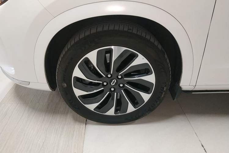 Used Hima AITO M7 2024 1.5T Intelligent Driving 4WD Max Edition 5 Seats Left Front Wheel Hub