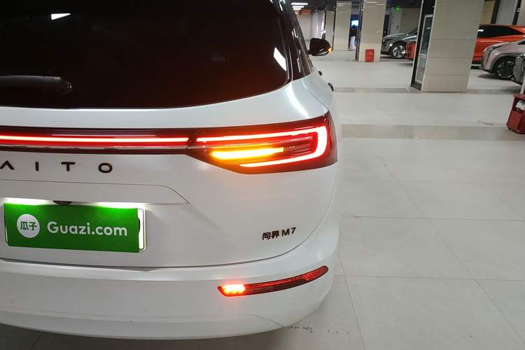 Used Hima AITO M7 2024 1.5T Intelligent Driving 4WD Max Edition 5 Seats Right Rear Taillight