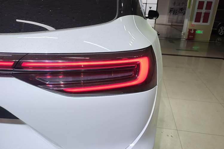 Used Hima AITO M7 2024 1.5T Intelligent Driving Rear-Drive Max Edition 5 Seats Right Rear Taillight