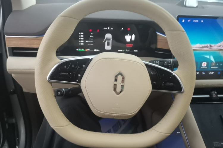 Used Hima AITO M7 2024 1.5T Intelligent Drive 4x4 Max Edition 6 Seats Steering Wheel