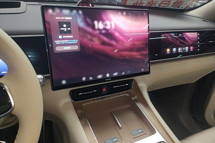 Used Hima AITO M7 2026 Model Range-Extending Max All-Wheel Drive 5-Seater Version Audio And AC Panel