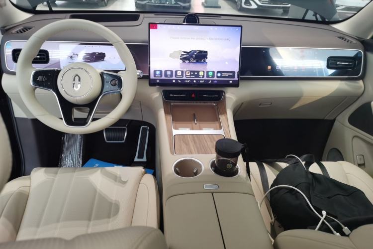 Used Hima AITO M7 2026 Model Range-Extending Max All-Wheel Drive 5-Seater Version Center Console