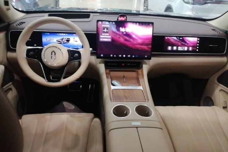Used Hima AITO M7 2026 Model Range-Extending Max All-Wheel Drive 5-Seater Version Center Console