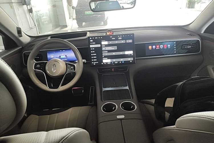 Used Hima AITO M7 2026 Model Range-Extending Ultra All-Wheel Drive 6-Seater Version Center Console
