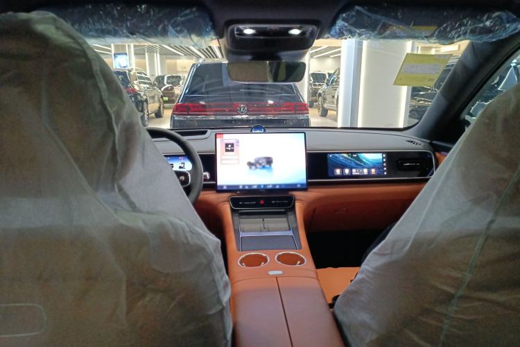 Used Hima AITO M7 2026 Model Range-Extending Pro+ All-Wheel Drive 5-Seater Version Center Console