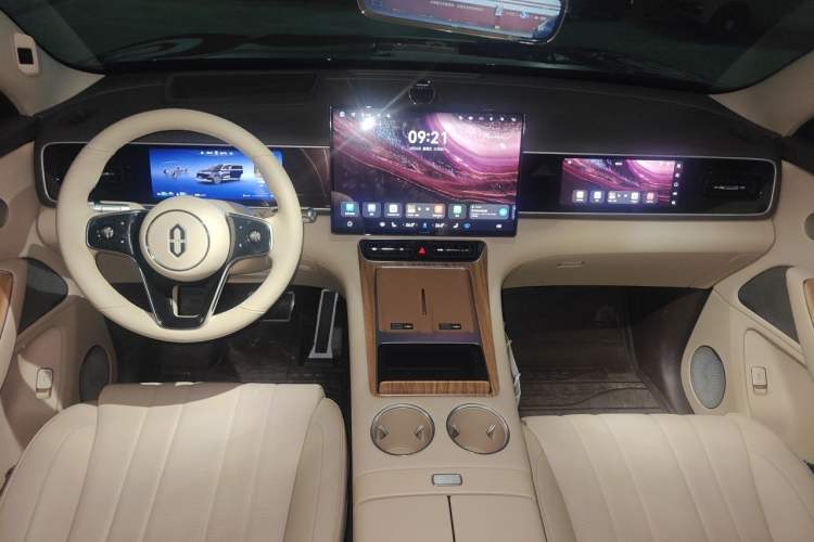 Used Hima AITO M7 2026 Model Range-Extending Max All-Wheel Drive 5-Seater Version Center Console
