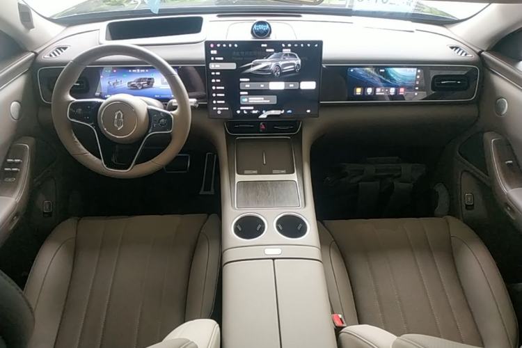 Used Hima AITO M7 2026 Model Range-Extending Ultra All-Wheel Drive 6-Seater Version Center Console