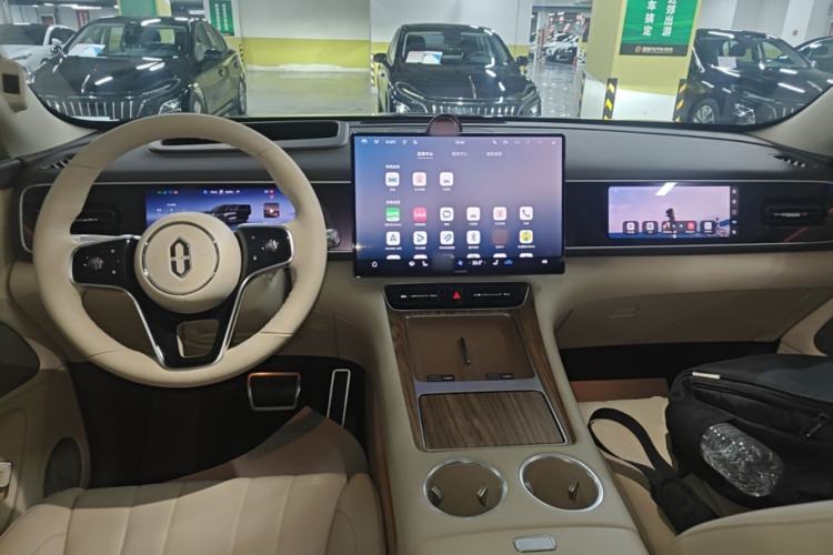Used Hima AITO M7 2026 Model Range-Extending Ultra All-Wheel Drive 6-Seater Version Center Console