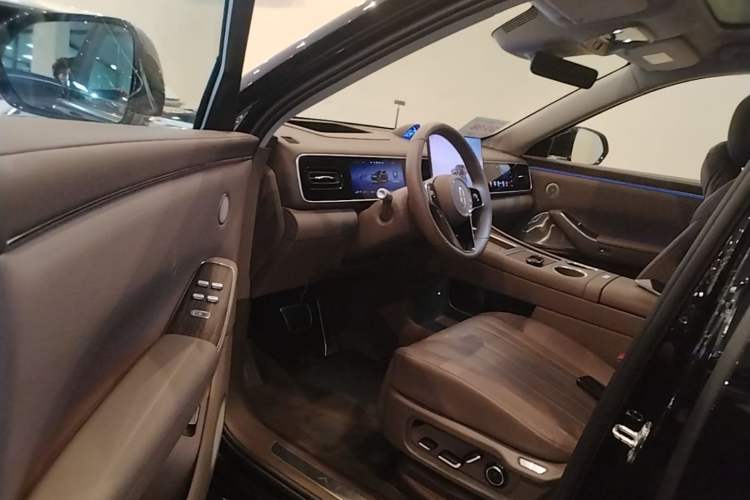 Used Hima AITO M7 2026 Model Range-Extending Ultra All-Wheel Drive 5-Seater Version Driver Seat