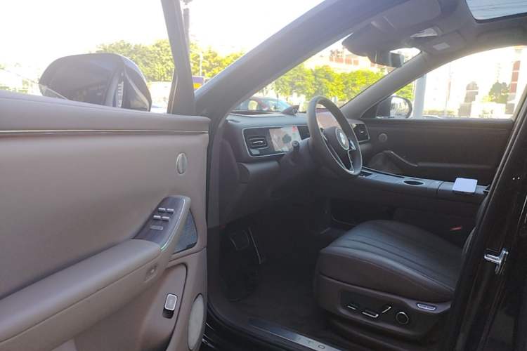 Used Hima AITO M7 2026 Model Range-Extending Ultra All-Wheel Drive 5-Seater Version Driver Seat