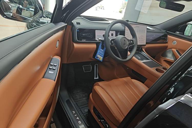 Used Hima AITO M7 2026 Model, Range-Extended Max Four-Wheel-Drive Version, 5 Seats (896-line LiDAR) Driver Seat