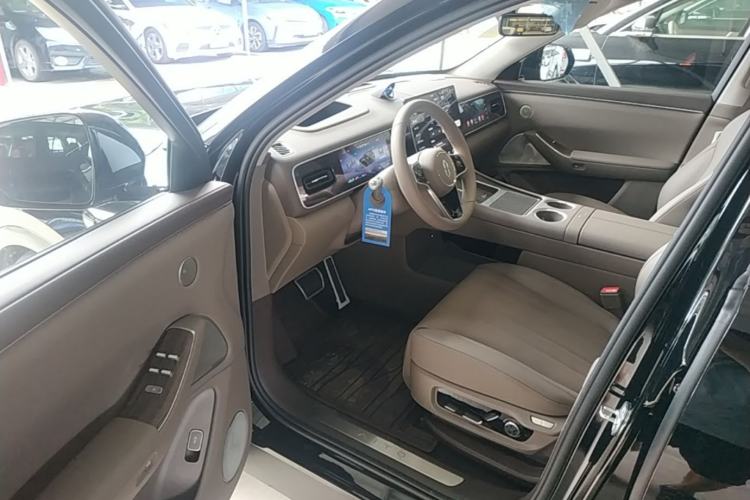 Used Hima AITO M7 2026 Model Range-Extending Ultra All-Wheel Drive 6-Seater Version Driver Seat