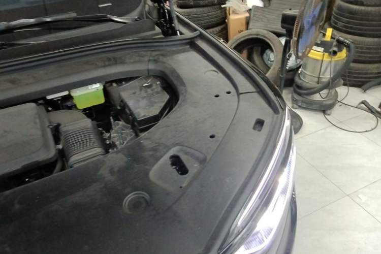 Used Hima AITO M7 2026 Model Range-Extending Ultra All-Wheel Drive 5-Seater Version Engine Bay Left