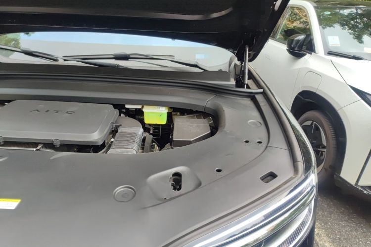 Used Hima AITO M7 2026 Model, Range-Extended Max Four-Wheel-Drive Version, 5 Seats (896-line LiDAR) Engine Bay Left