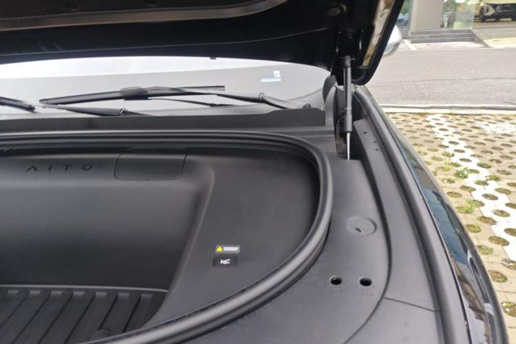 Used Hima AITO M7 2026 Model Pure Electric Max Long Range 6-Seater Version Engine Bay Left