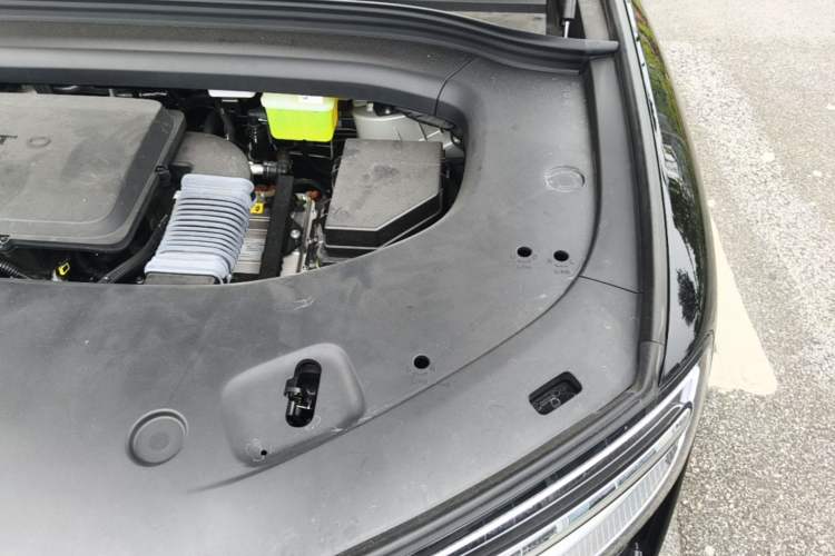 Used Hima AITO M7 2026 Model Range-Extending Ultra All-Wheel Drive 6-Seater Version Engine Bay Left