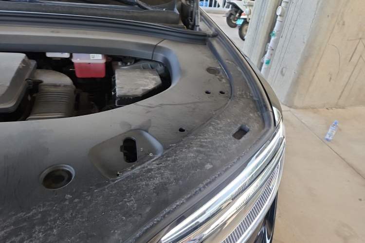 Used Hima AITO M7 2026 Model Range-Extending Ultra All-Wheel Drive 6-Seater Version Engine Bay Left