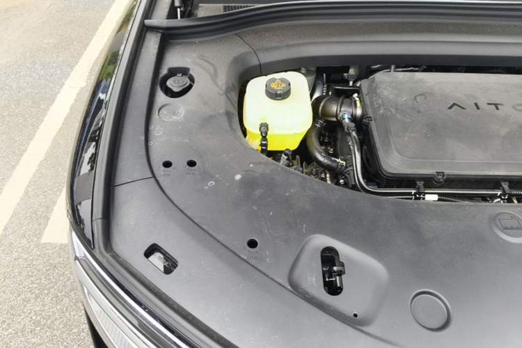 Used Hima AITO M7 2026 Model Range-Extending Ultra All-Wheel Drive 6-Seater Version Engine Bay Right