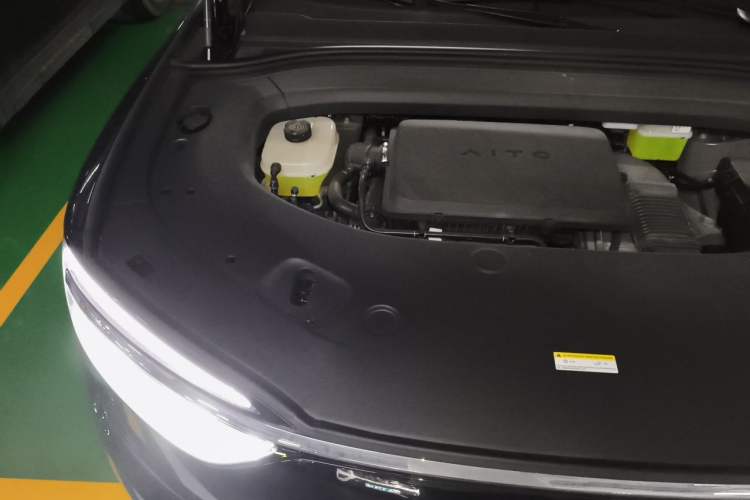 Used Hima AITO M7 2026 Model Range-Extending Max All-Wheel Drive 5-Seater Version Engine Bay Right