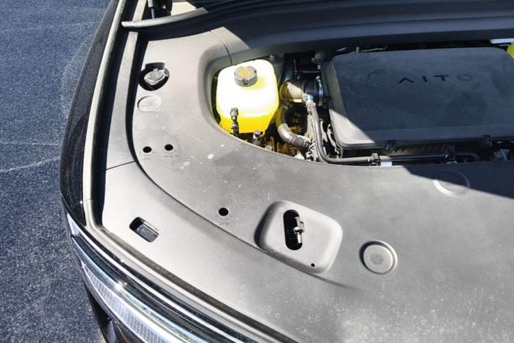 Used Hima AITO M7 2026 Model Range-Extending Max All-Wheel Drive 6-Seater Version Engine Bay Right