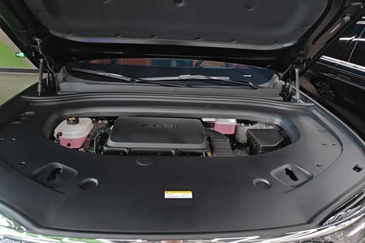 Used Hima AITO M7 2026 Model Range-Extending Max All-Wheel Drive 5-Seater Version Engine Bay