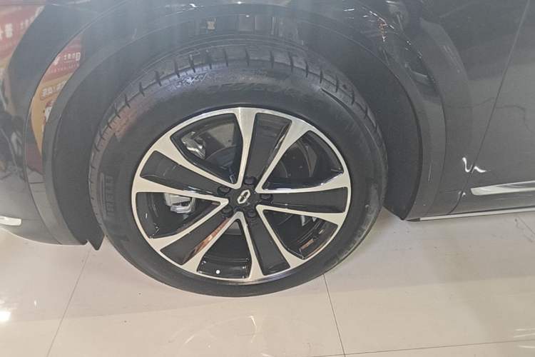 Used Hima AITO M7 2026 Model Range-Extending Max All-Wheel Drive 5-Seater Version Exterior 4