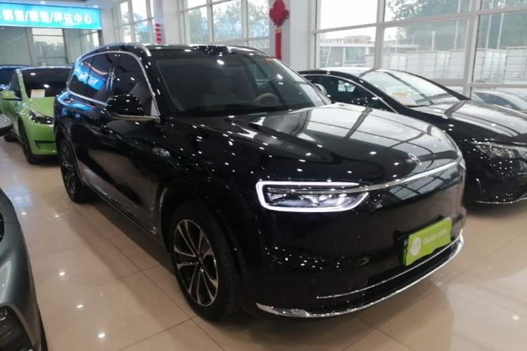 Used Hima AITO M7 2026 Model Range-Extending Max All-Wheel Drive 5-Seater Version Front Right 45 Deg