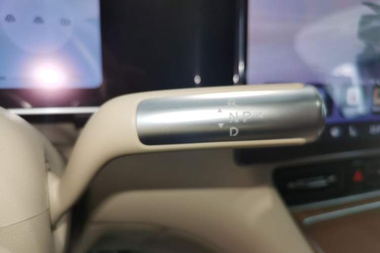 Used Hima AITO M7 2026 Model Range-Extending Max All-Wheel Drive 5-Seater Version Gear Lever