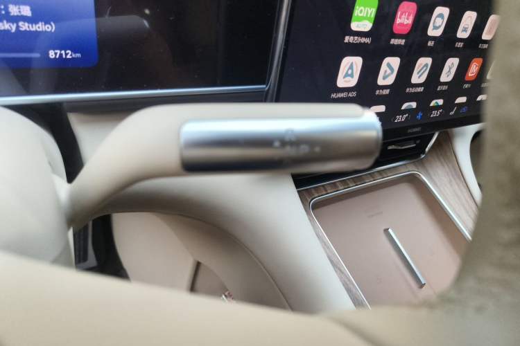 Used Hima AITO M7 2026 Model Range-Extending Ultra All-Wheel Drive 6-Seater Version Gear Lever