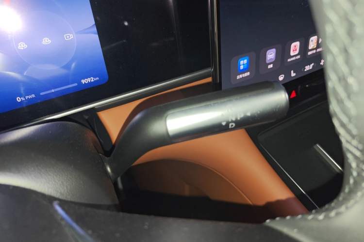 Used Hima AITO M7 2026 Model Range-Extending Max All-Wheel Drive 6-Seater Version Gear Lever