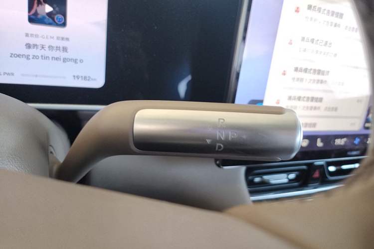 Used Hima AITO M7 2026 Model Range-Extending Ultra All-Wheel Drive 6-Seater Version Gear Lever